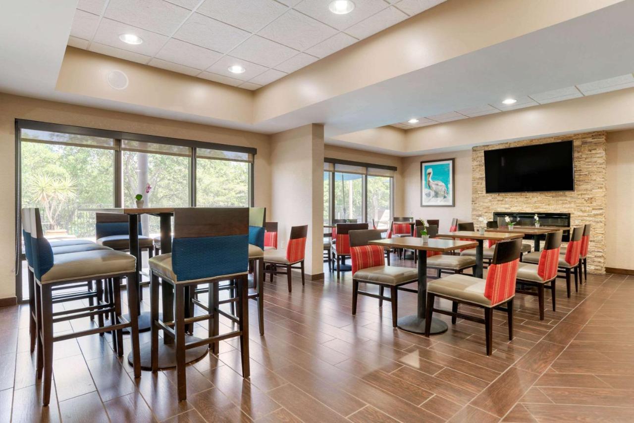 Comfort Suites Tallahassee Capitol - University Area Exterior foto